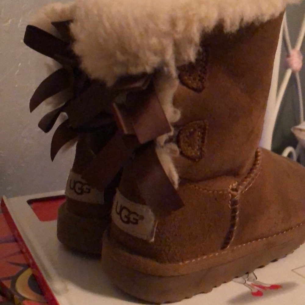 Ugg Bailey bow chestnut